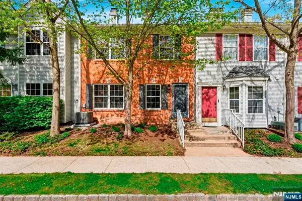 2063 Drake Court, Mahwah, NJ 07430