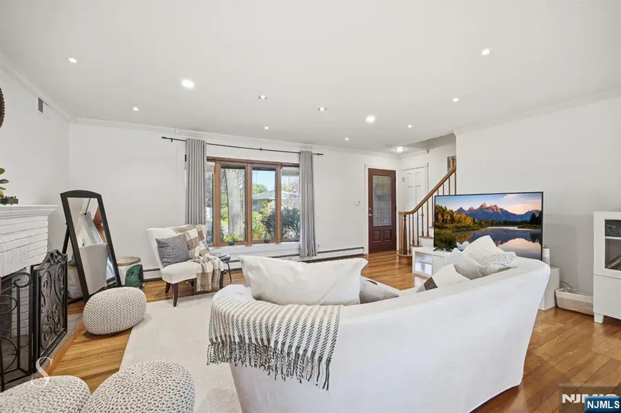 5 Franciscan Way, Fair Lawn, NJ 07410 - #3