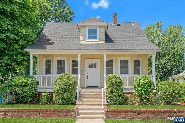 20 Florence Place, Elmwood Park, NJ 07407