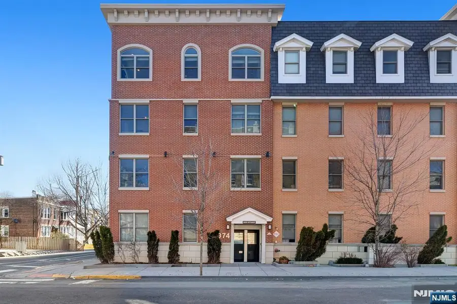 974 Summit, Jersey City, NJ 07307 - #3