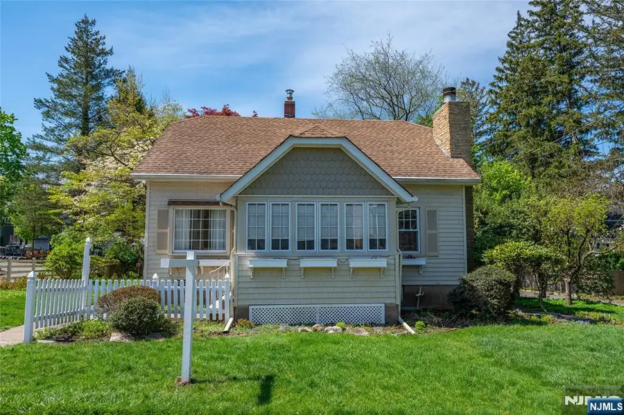 41 Center Street, Midland Park, NJ 07432 - #2