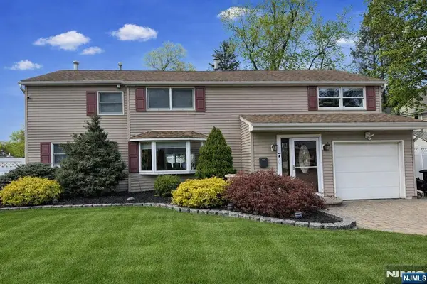 7 Stuart Street, Waldwick, NJ 07463