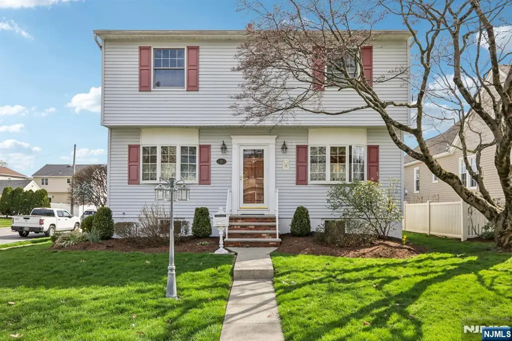 30 Lincoln Place, Waldwick, NJ 07463 - #1