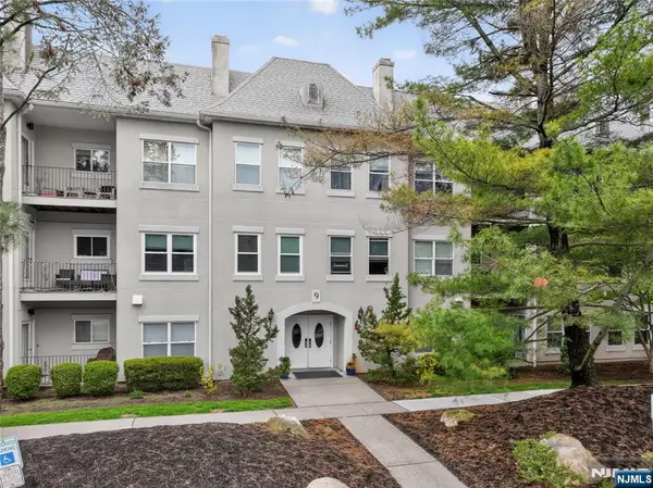 919 Burgundy Way, Wayne, NJ 07470