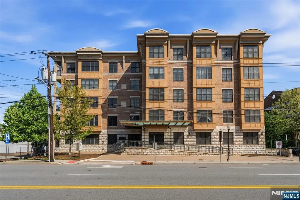 54 Polifly 103, Hackensack, NJ 07601 - #1