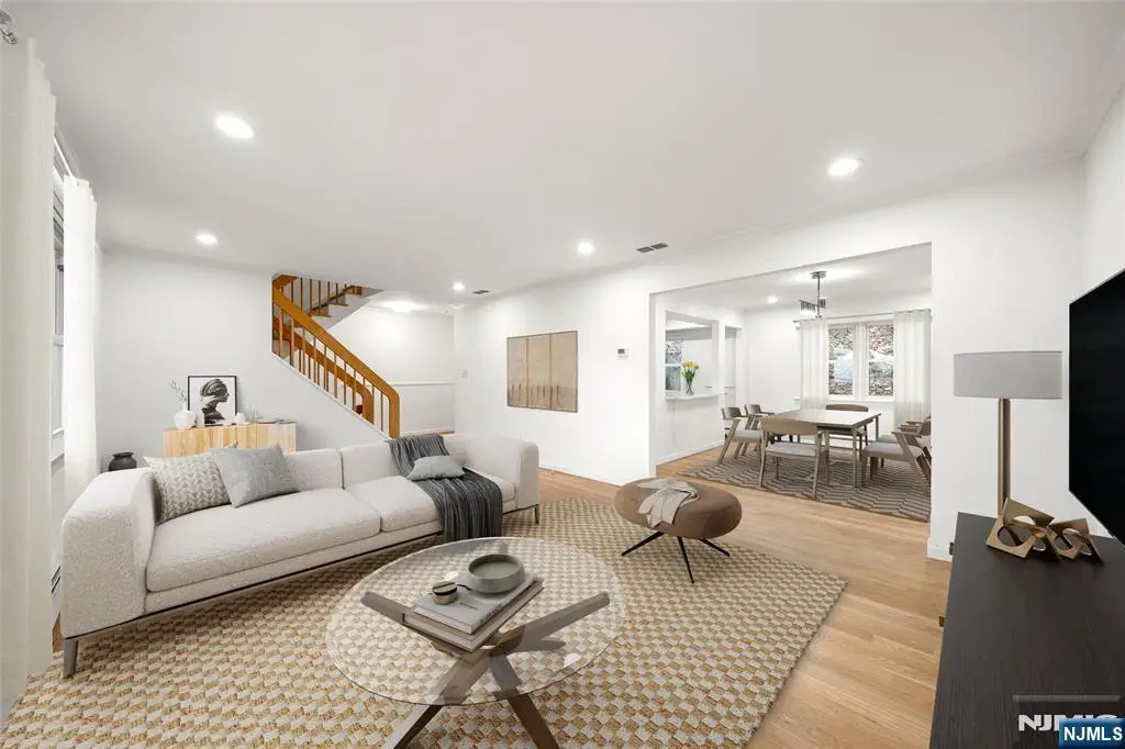 31 Hooks Lane, Edgewater, NJ 07020 - #1