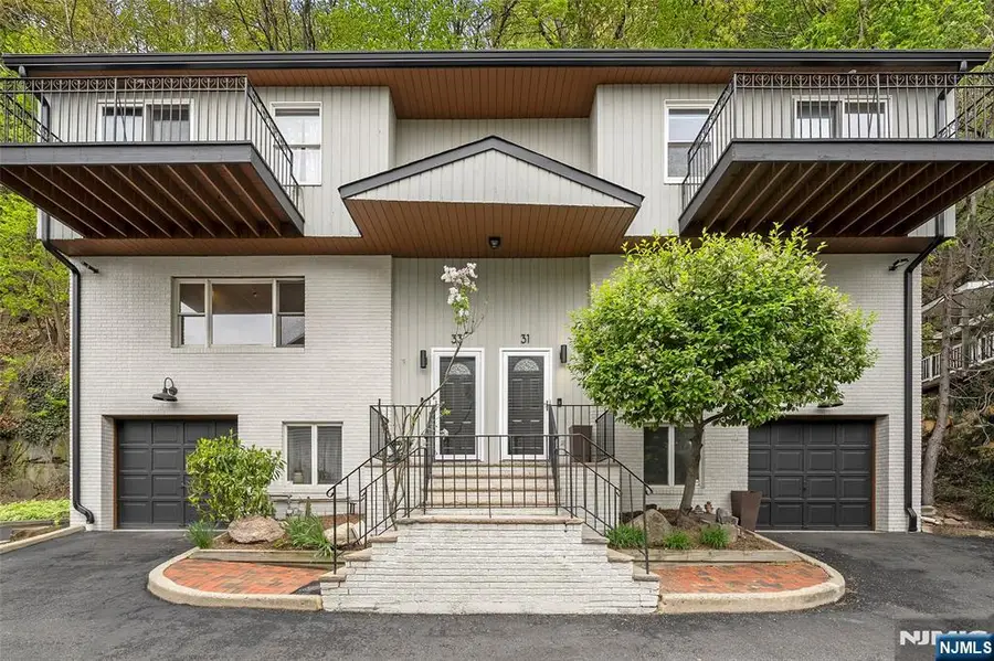 31 Hooks Lane, Edgewater, NJ 07020 - #2