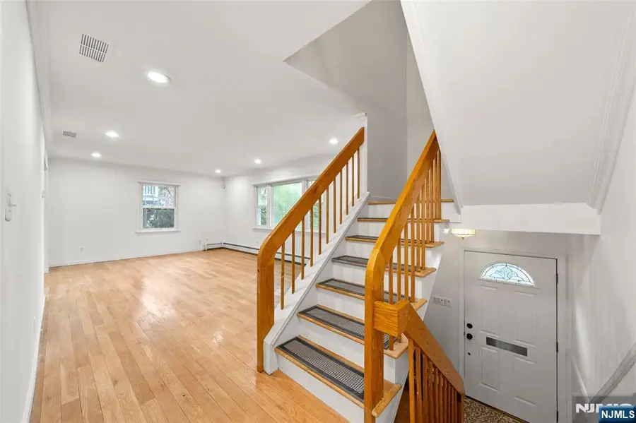 31 Hooks Lane, Edgewater, NJ 07020 - #3