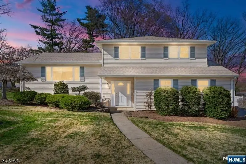 15 Stuckler Lane, Wayne, NJ 07470 - #1