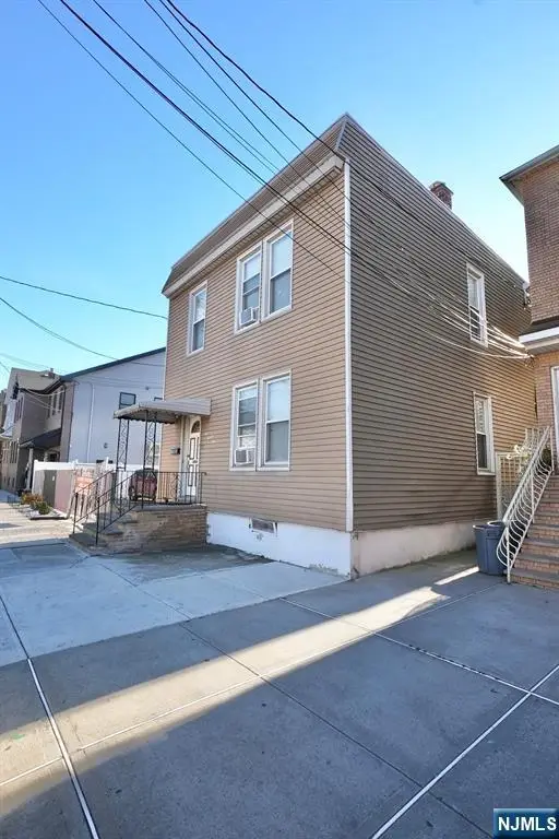 125-129 Malvern Street, Newark, NJ 07105 - #3