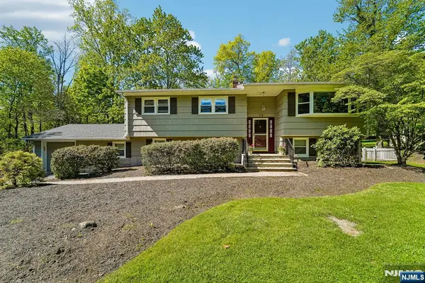 44 Brookwood Drive, Mahwah, NJ 07430