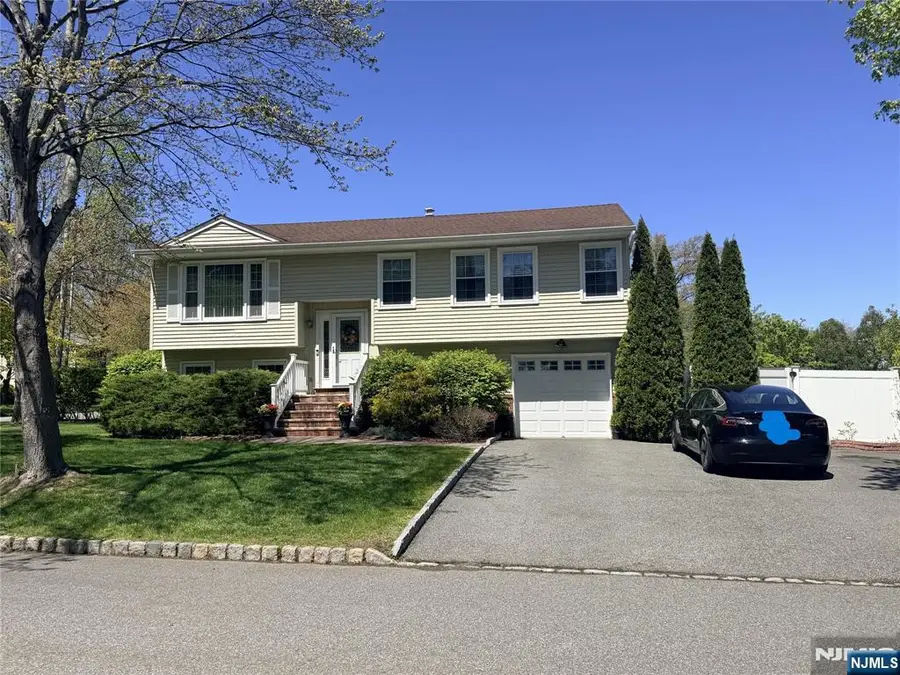 900 Sioux Avenue, Lake Hiawatha, NJ 07034 - #2