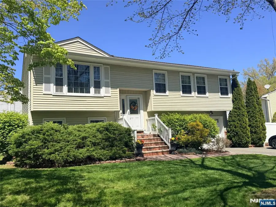 900 Sioux Avenue, Lake Hiawatha, NJ 07034 - #3