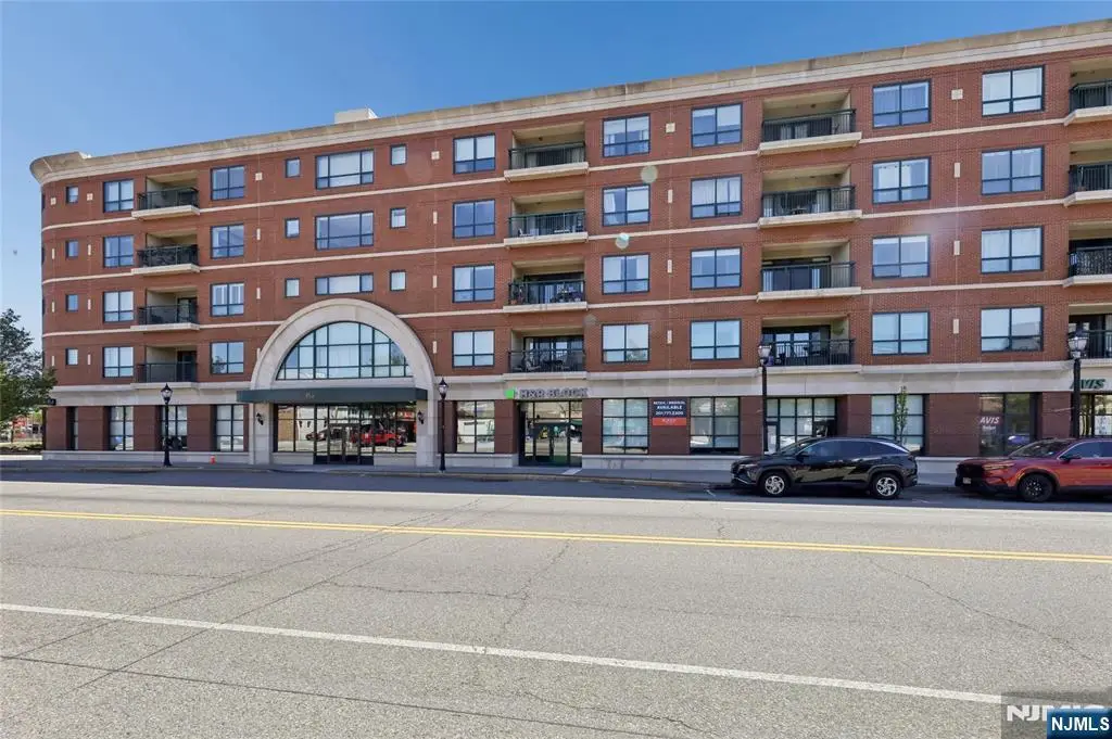 1 Orient Way 204, Rutherford, NJ 07070 - #1