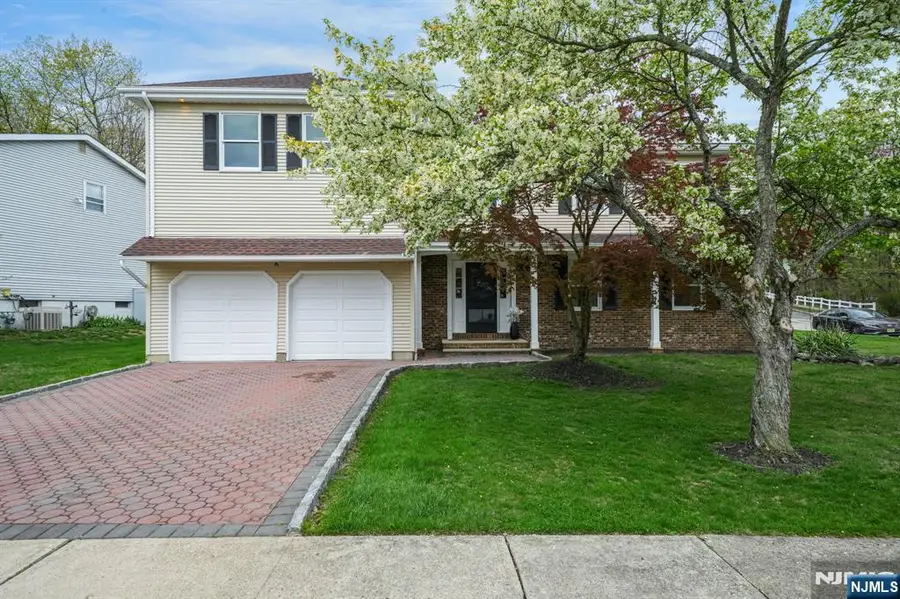 45 Holyoke Court, Wayne, NJ 07470 - #2