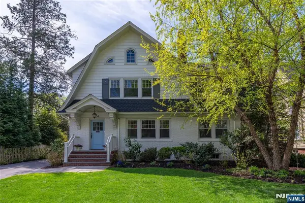 34 Oakwood Avenue, Montclair, NJ 07043