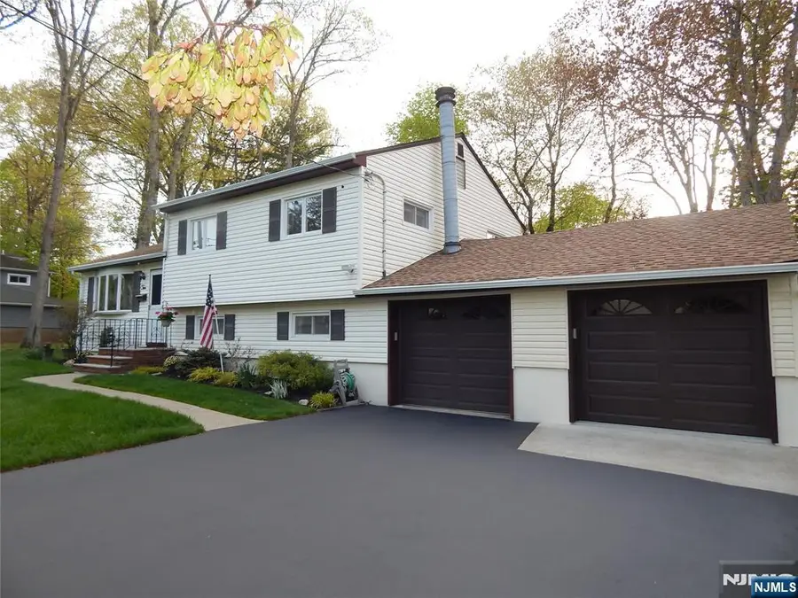 10 Lewis Road, Montvale, NJ 07645 - #2