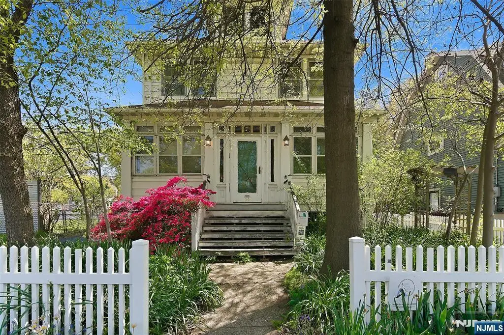 54 Rochelle Avenue, Rochelle Park, NJ 07662 - #1