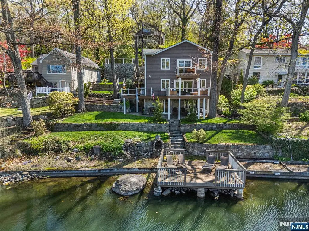 393 Lakeview Avenue, Ringwood, NJ 07456 - #1