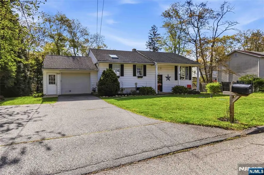 23 Hancock Drive, West Milford, NJ 07480 - #2