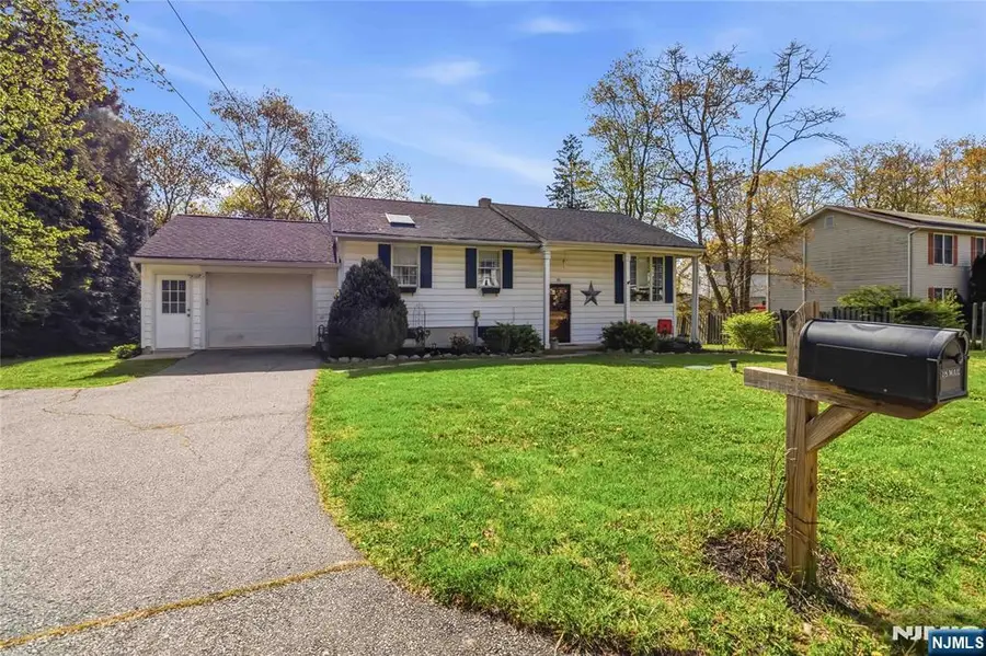 23 Hancock Drive, West Milford, NJ 07480 - #3