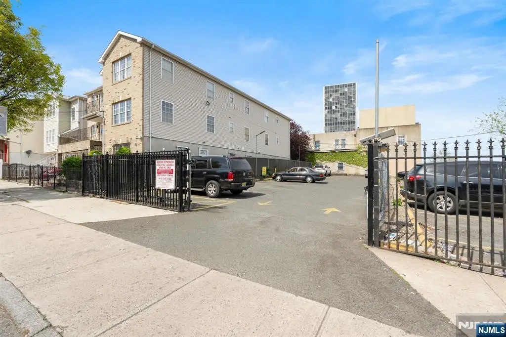 277 Orange Street, Newark, NJ 07103 - #1