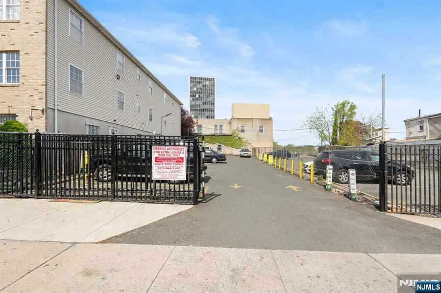 277 Orange Street, Newark, NJ 07103 - #2