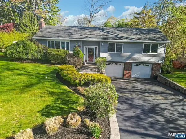 5 Seminole Way, West Milford, NJ 07480