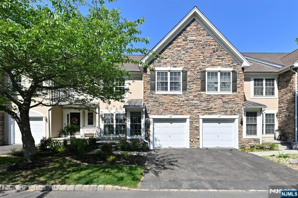 32 Rosewood Court 32, Haledon, NJ 07508 - #1