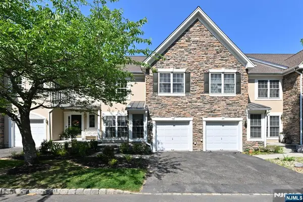 32 Rosewood Court 32, Haledon, NJ 07508