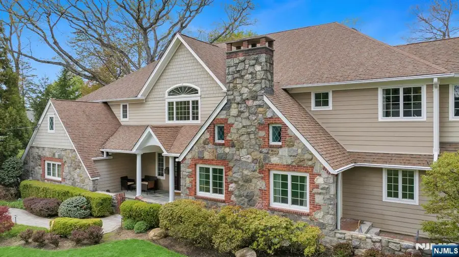 381 Pinewood Drive, Wyckoff, NJ 07481 - #2