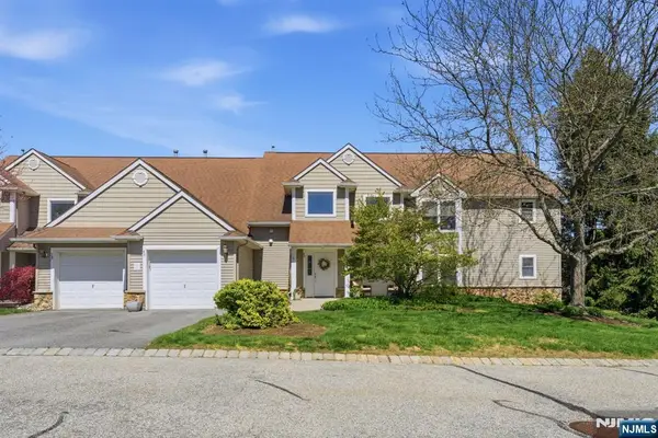 38 Bourne Circle, Hardyston, NJ 07419