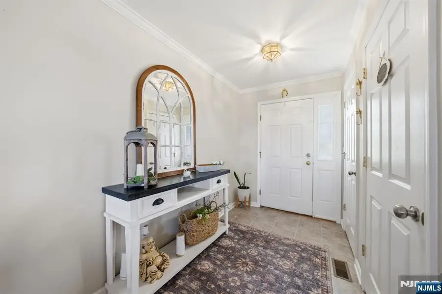 38 Bourne Circle, Hamburg, NJ 07419 - #3