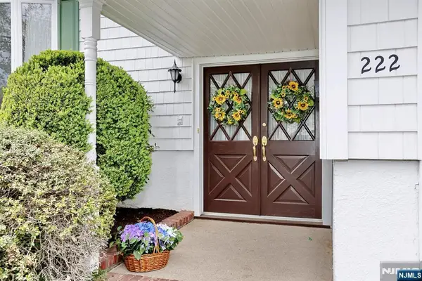 222 Merritt Drive, Oradell, NJ 07649