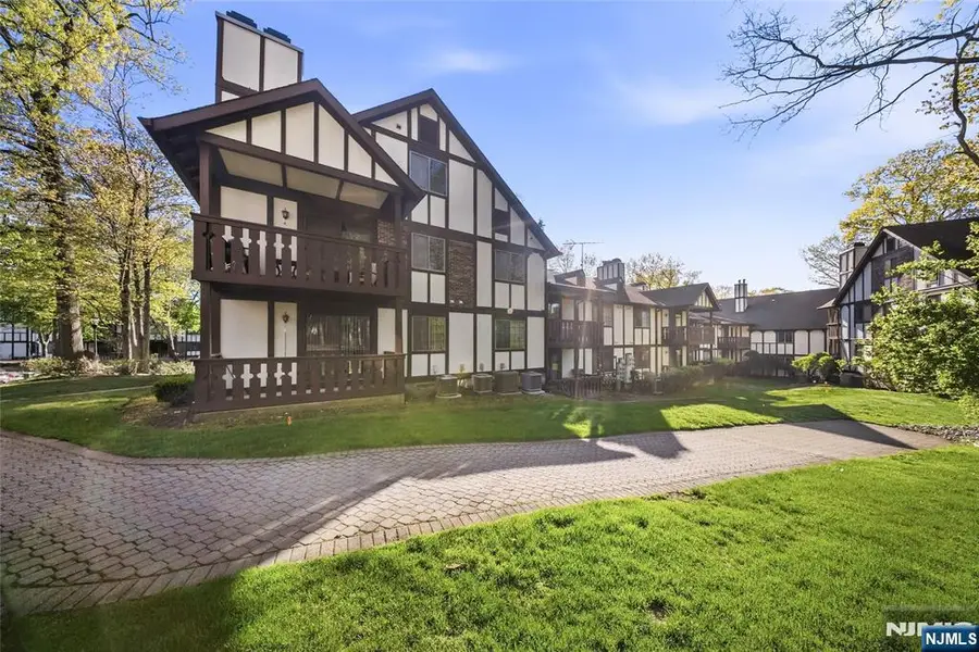 3711 Mark Twain Way, Mahwah, NJ 07430 - #2