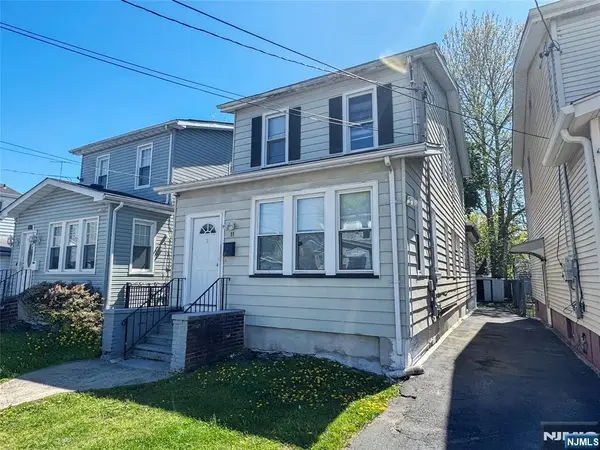 11 Lentz Place, Irvington, NJ 07111