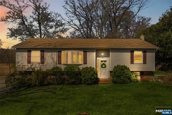 400 Lake Shore Drive, West Milford, NJ 07421