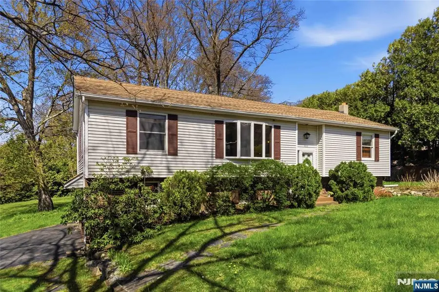 400 Lake Shore Drive, Upper Greenwood Lake, NJ 07421 - #3