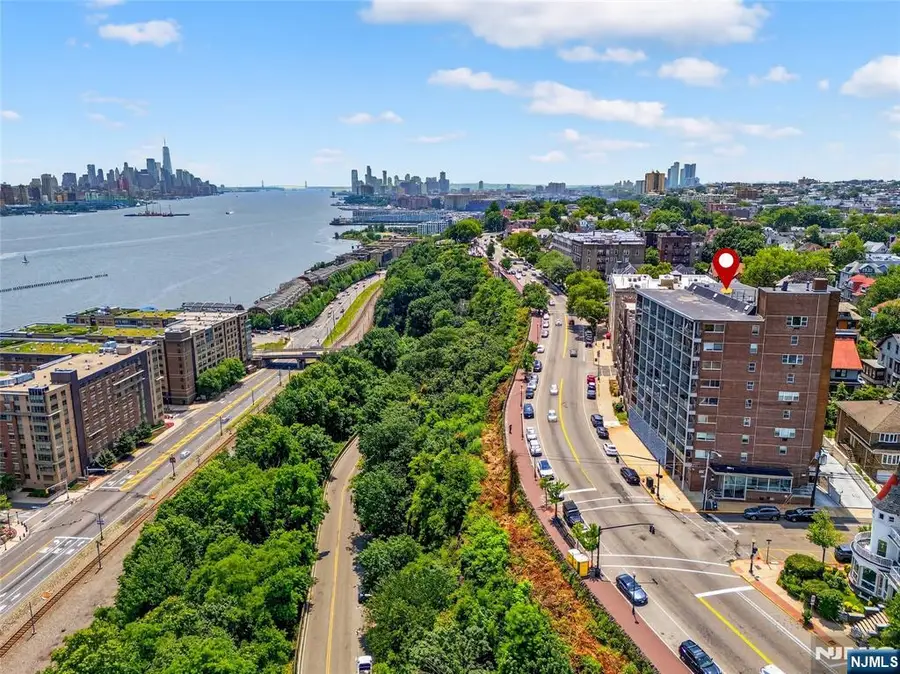 899 Boulevard East 4O, Weehawken, NJ 07086 - #3