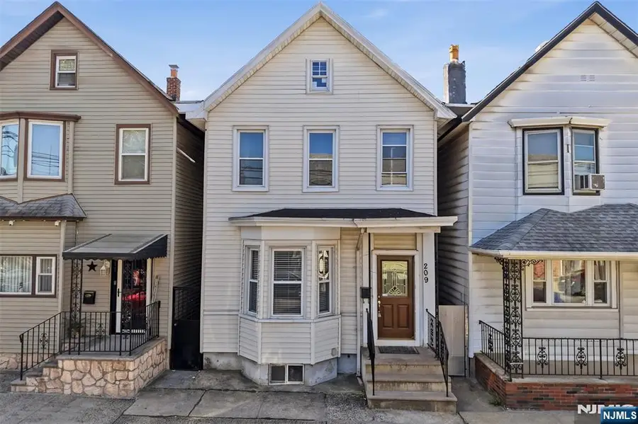 209 Hamilton Street, Harrison, NJ 07029 - #2