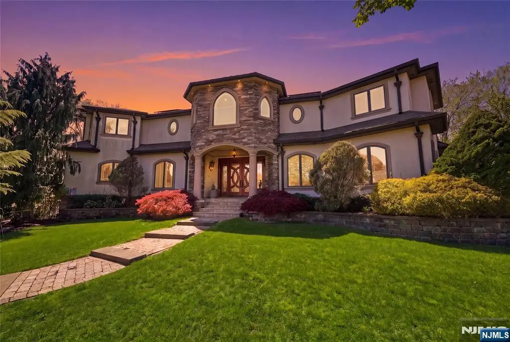 305 Blauvelt Court, Paramus, NJ 07652 - #1