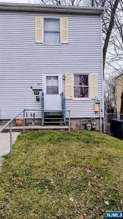 65 Hamilton Street, East Orange, NJ 07017