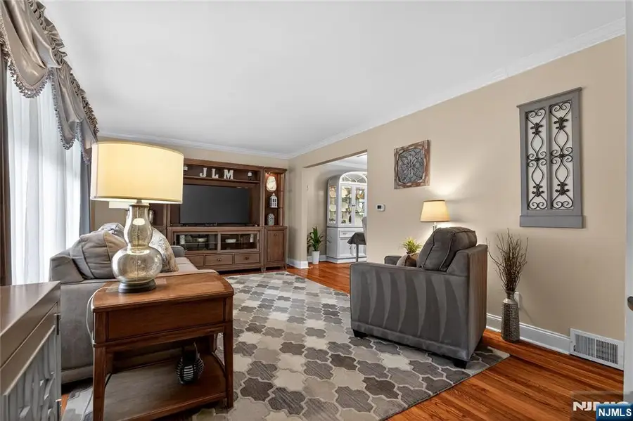 7 Spier Drive, Livingston, NJ 07039 - #2