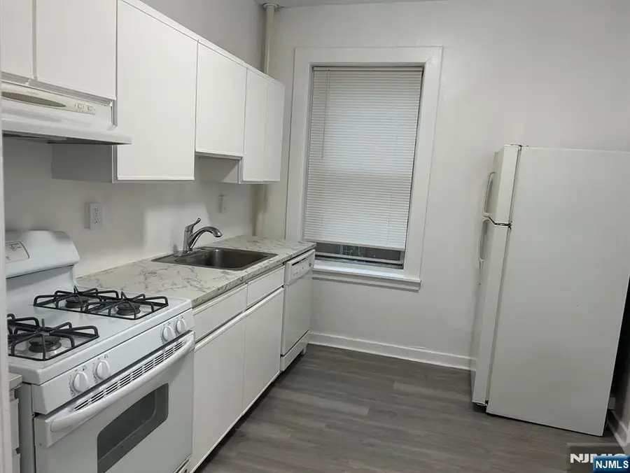 250 Broad 2D, Leonia, NJ 07605 - #2