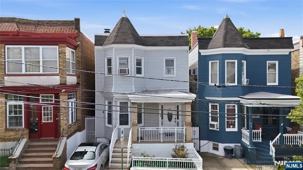 813 20th Street, Union City, NJ 07087 - #1