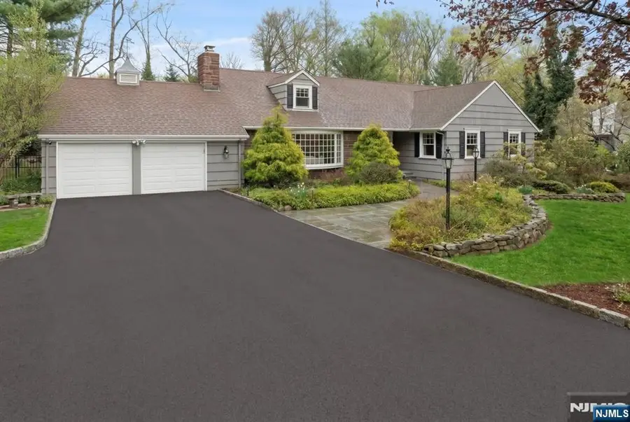 20 Deerhorn Trail, Upper Saddle River, NJ 07458 - #3