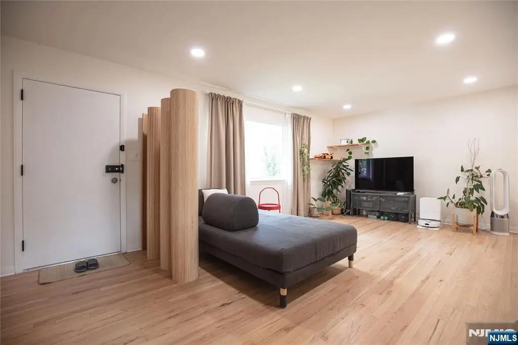 6 Rose Court, Closter, NJ 07624 - #1