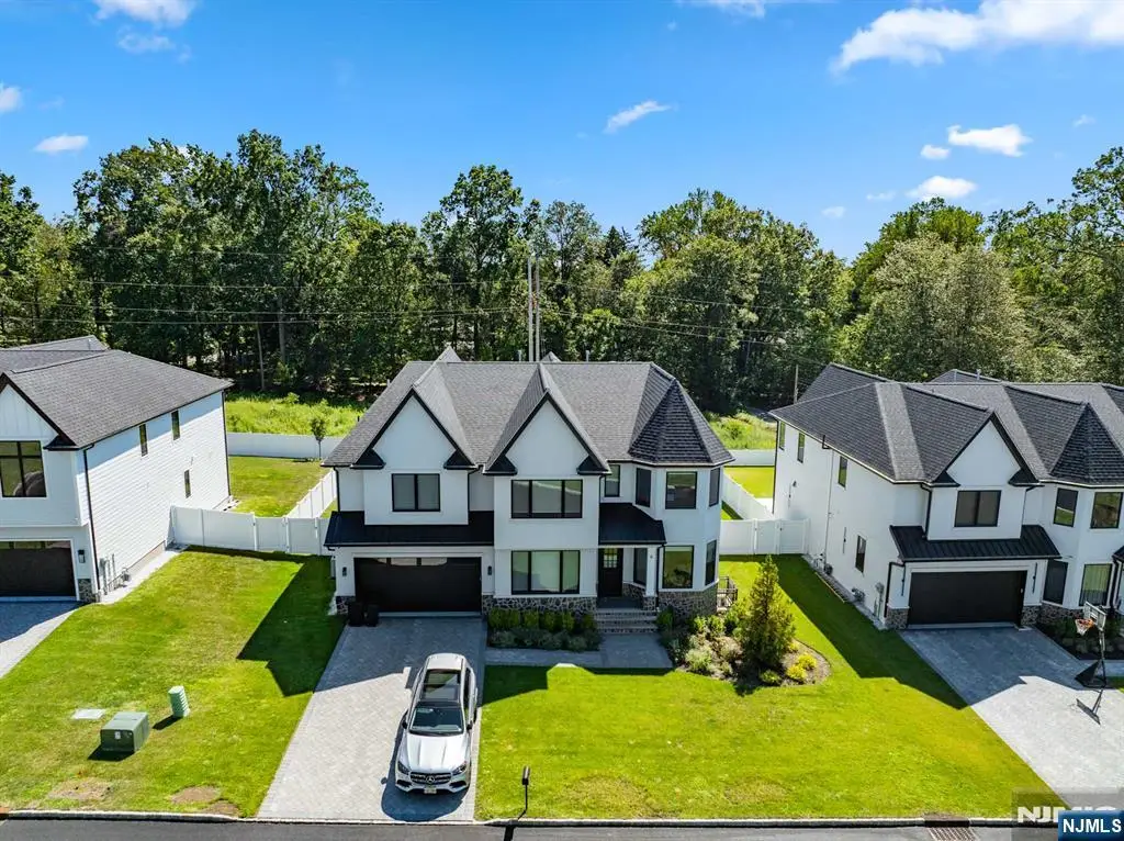 4 Wedgehill Lane, Montvale, NJ 07645 - #1