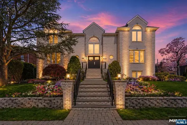 1221 Fairmount Place, Fort Lee, NJ 07024