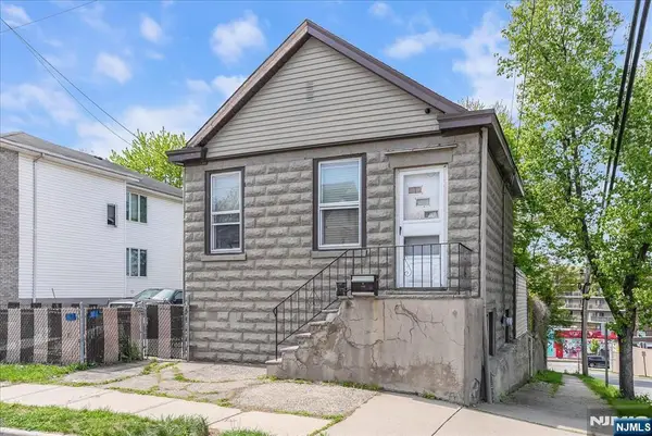 43 Maitland Place, Garfield, NJ 07026